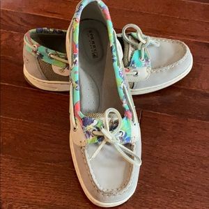 Sperry shoes. Excellent condition!